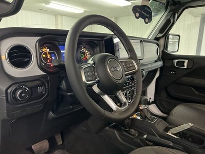 2025 Jeep Wrangler 4-Door Sahara 4x4