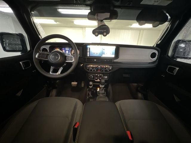 2024 Jeep Wrangler 4-Door Sahara 4x4