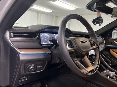 2025 Jeep Grand Cherokee Summit 4x4