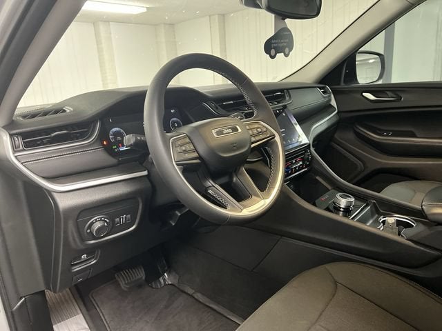 2024 Jeep Grand Cherokee L Laredo 4x4