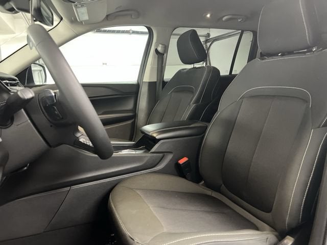 2024 Jeep Grand Cherokee L Laredo 4x4
