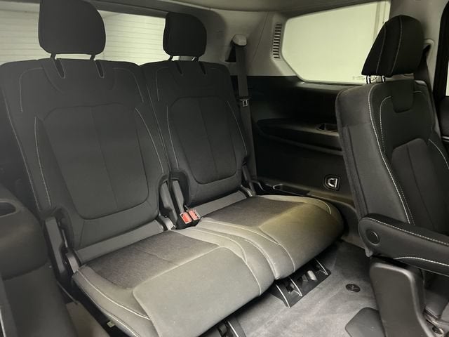 2024 Jeep Grand Cherokee L Laredo 4x4