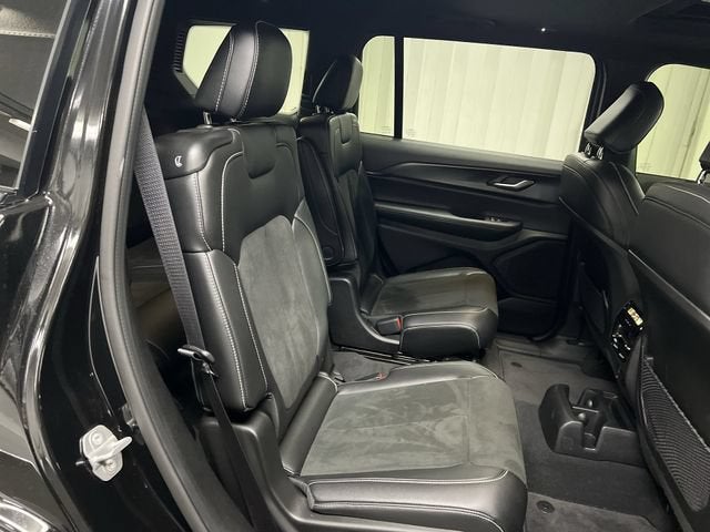 2025 Jeep Grand Cherokee L Altitude X 4x4