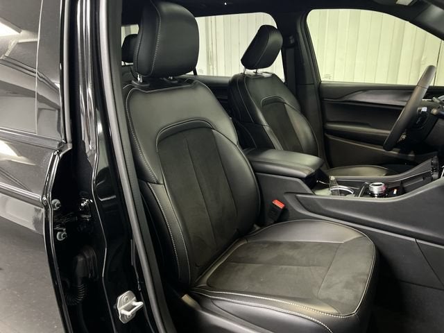 2025 Jeep Grand Cherokee L Altitude X 4x4