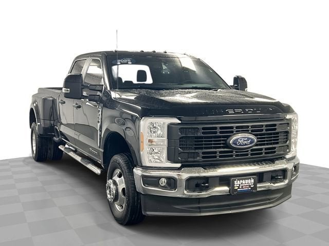 2025 Ford F-350 XL 4x4 Crew Cab 8' Box DRW's photo