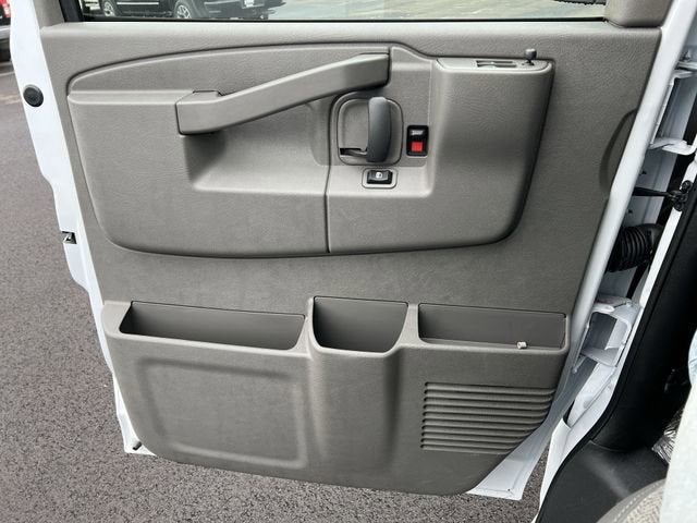 2026 Chevrolet Express Passenger LS