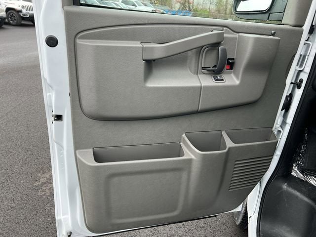 2026 Chevrolet Express Passenger LS