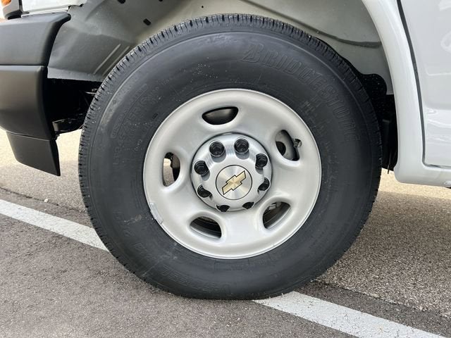 2026 Chevrolet Express Passenger LS