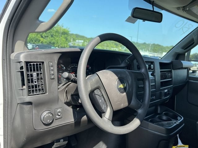 2026 Chevrolet Express Cutaway 3500 1WT