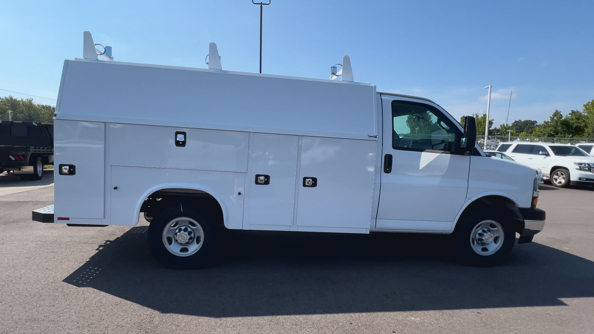 2026 Chevrolet Express Cutaway 3500 1WT