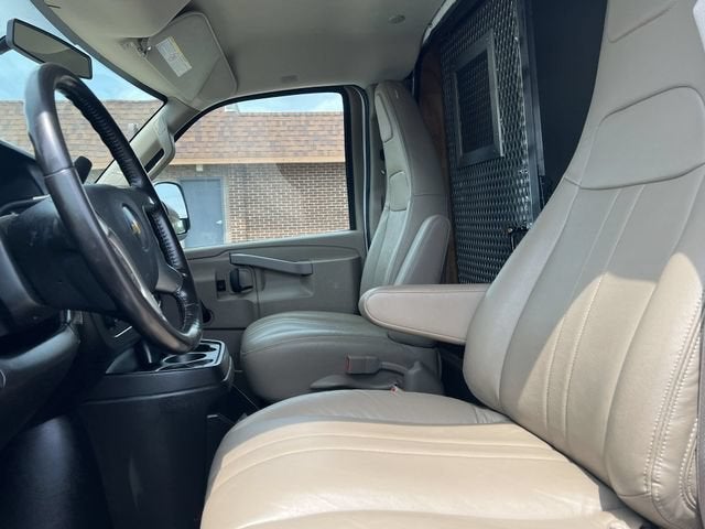 2016 Chevrolet Express Cutaway 3500 3500