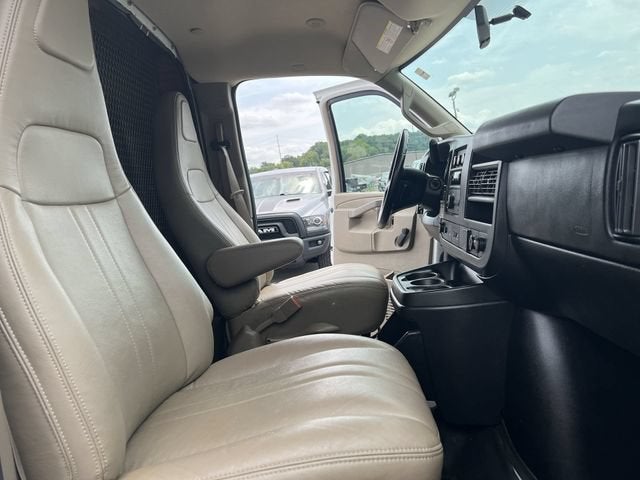2016 Chevrolet Express Cutaway 3500 3500