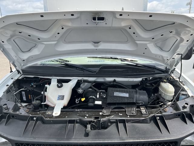 2016 Chevrolet Express Cutaway 3500 3500