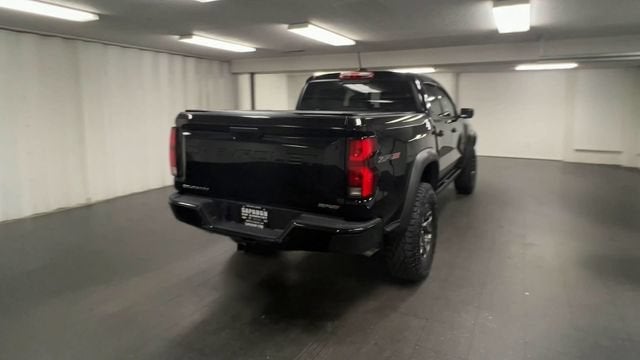 2024 Chevrolet Colorado ZR2 - Photo 8