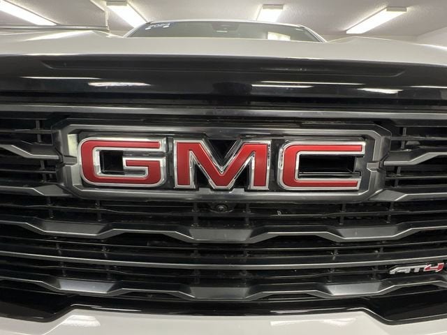 2024 GMC Acadia AT4