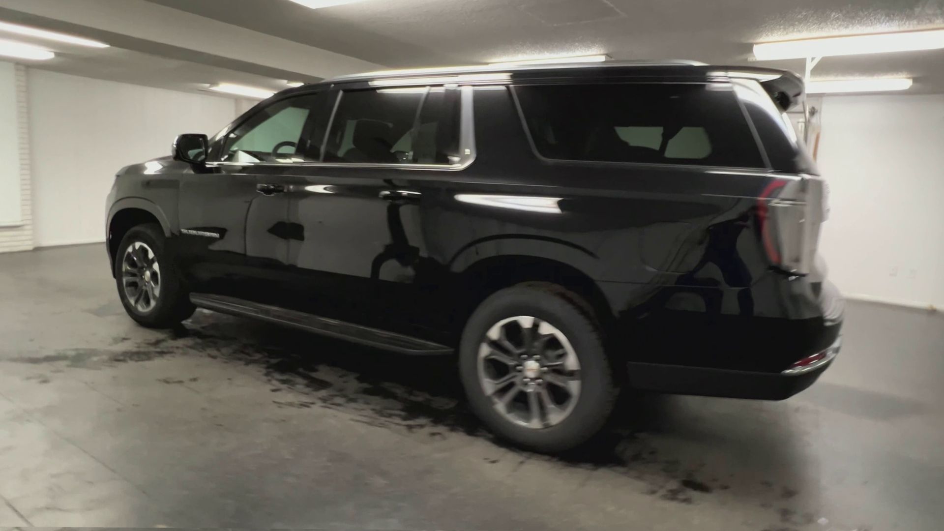 2027 Chevrolet Suburban LT