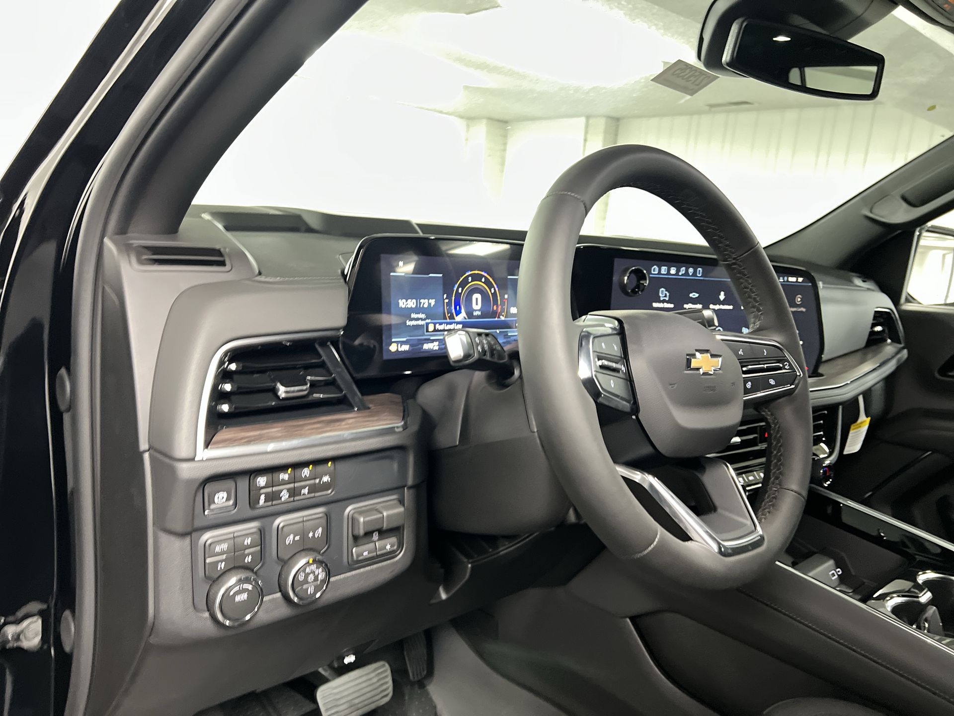2027 Chevrolet Suburban LT