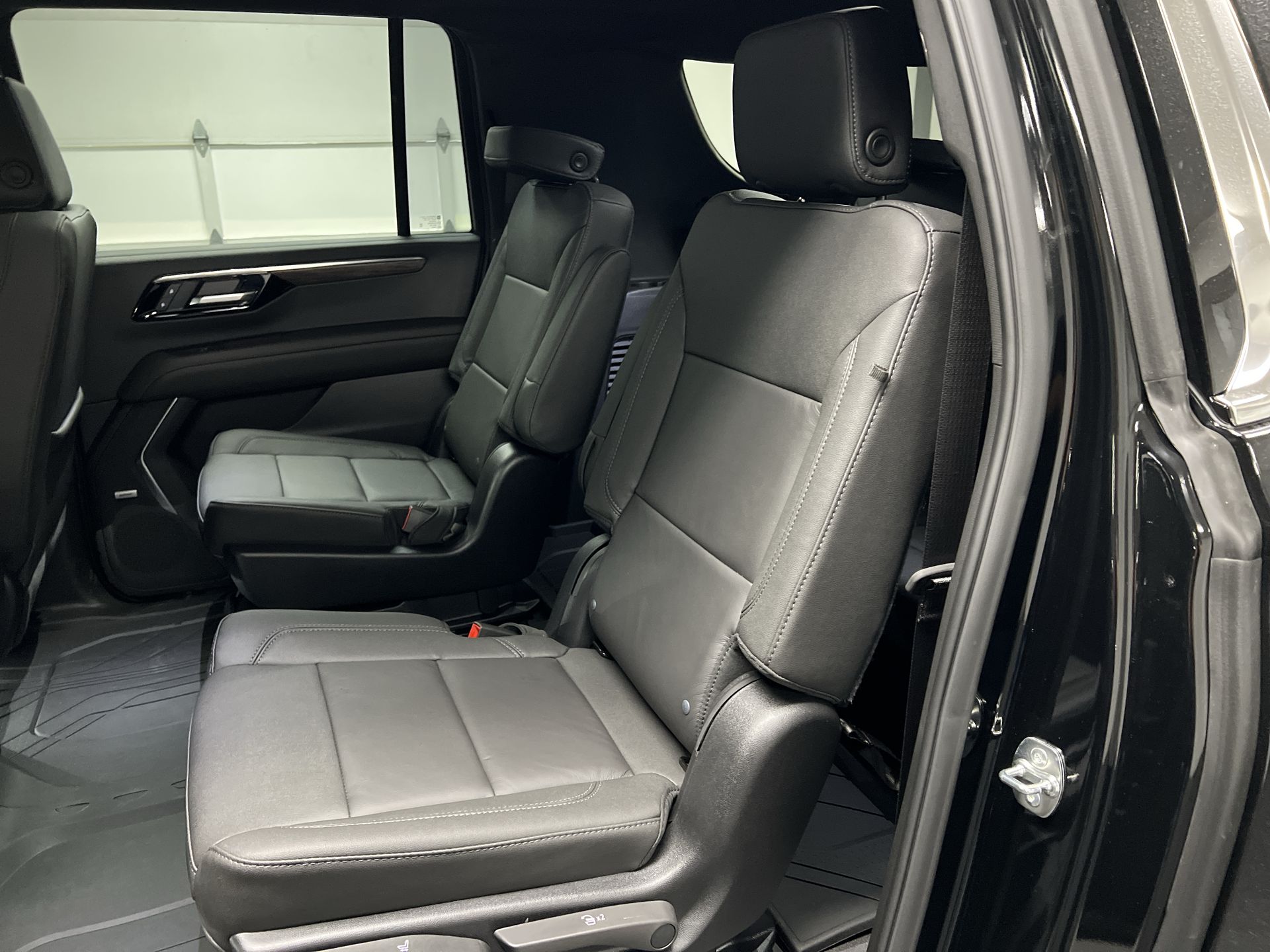 2027 Chevrolet Suburban LT