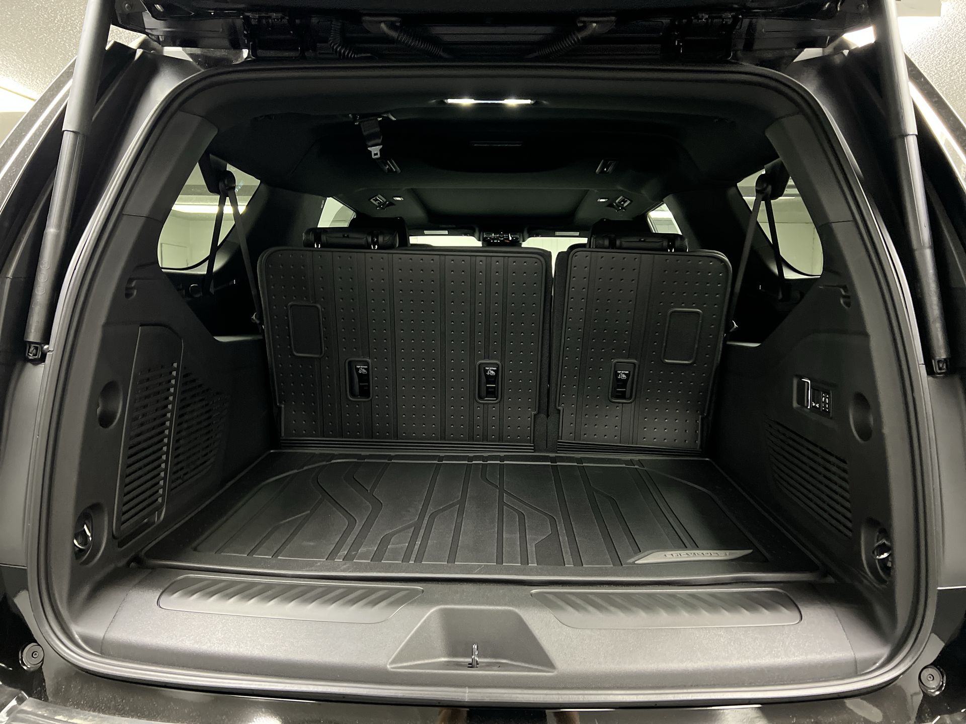 2027 Chevrolet Suburban LT