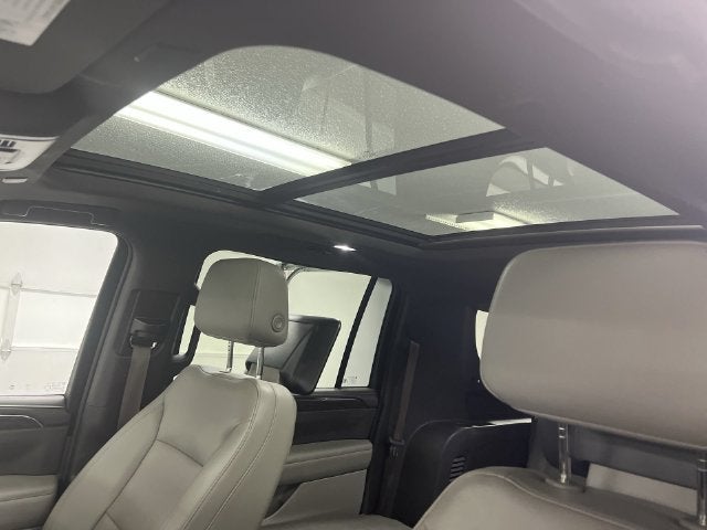 2023 Chevrolet Suburban Z71 - Photo 19