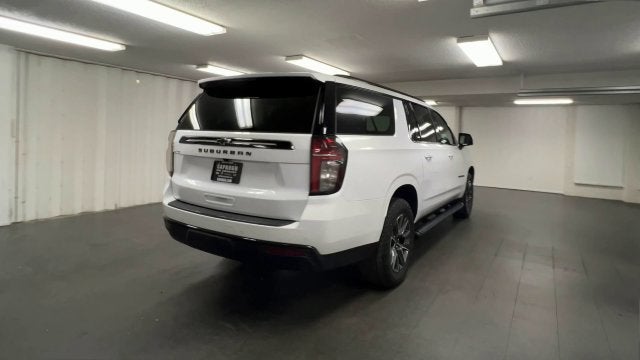 2023 Chevrolet Suburban Z71 - Photo 8