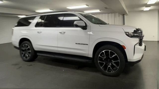 2024 Chevrolet Suburban RST - Photo 2