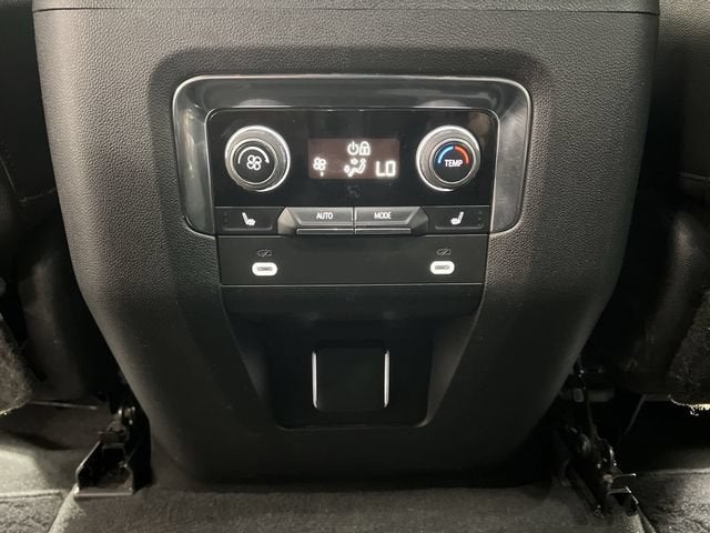 2024 Chevrolet Suburban RST - Photo 21