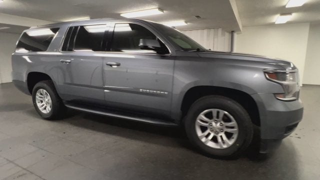 2019 Chevrolet Suburban LT - Photo 2