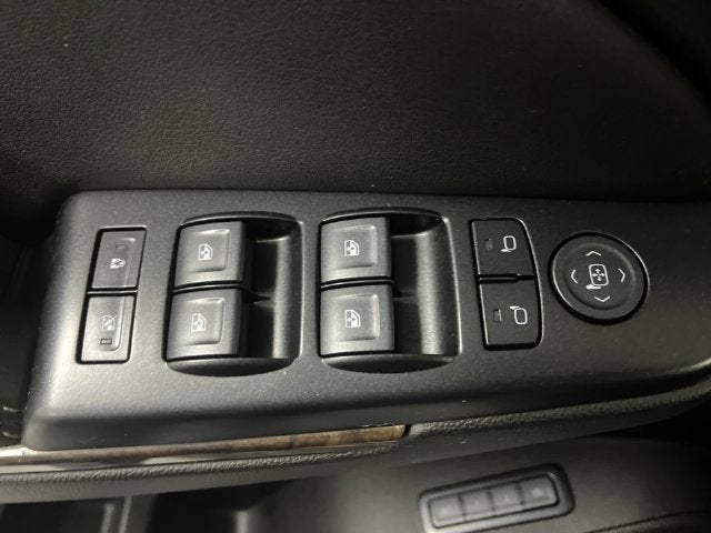 2019 Chevrolet Suburban LT - Photo 21