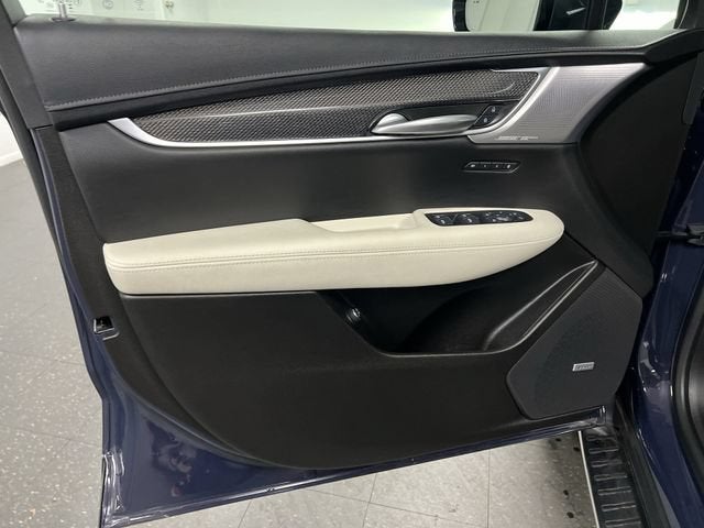 2025 Cadillac XT5 Sport