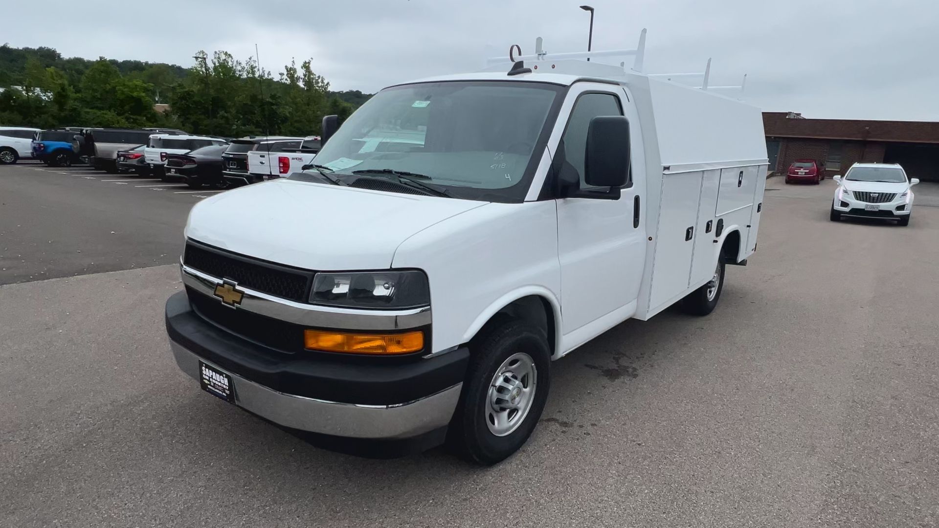 2025 Chevrolet Express Cutaway 3500 1WT