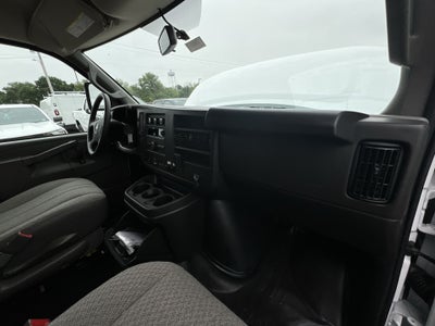 2025 Chevrolet Express Cutaway 3500 1WT