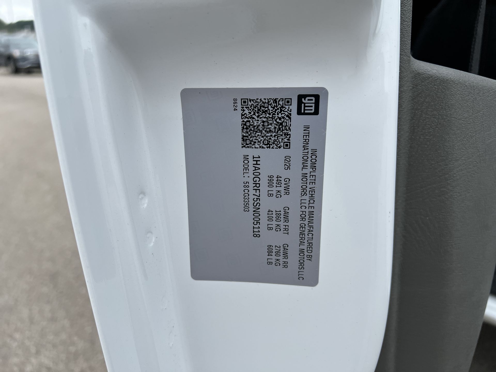 2025 Chevrolet Express Cutaway 3500 1WT