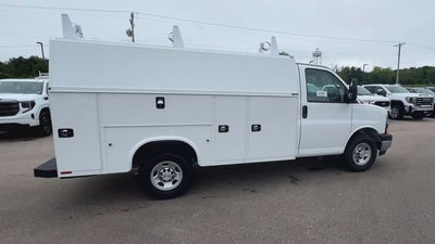 2025 Chevrolet Express Cutaway 3500 1WT