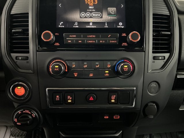 2024 Nissan TITAN Crew Cab SV 4x4