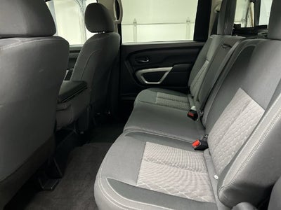 2024 Nissan TITAN Crew Cab SV 4x4