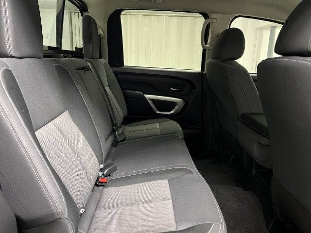 2024 Nissan TITAN Crew Cab SV 4x4