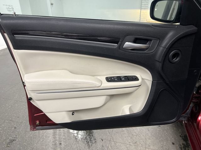 2015 Chrysler 300 Limited