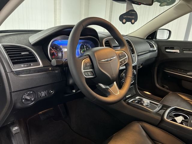 2023 Chrysler 300 Touring L