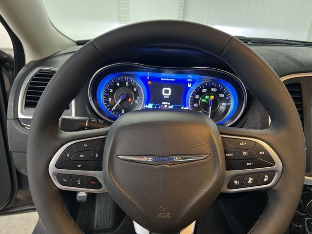 2023 Chrysler 300 Touring L