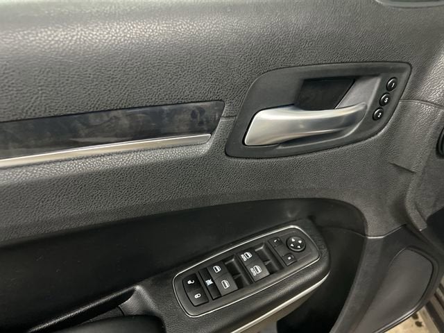 2023 Chrysler 300 Touring L