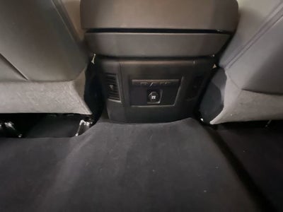 2018 RAM 1500 Big Horn Crew Cab 4x4 5'7" Box