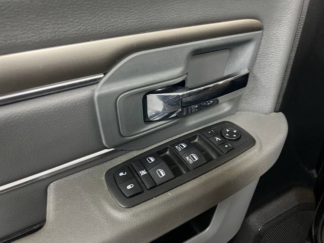2018 RAM 1500 Big Horn Crew Cab 4x4 5'7" Box