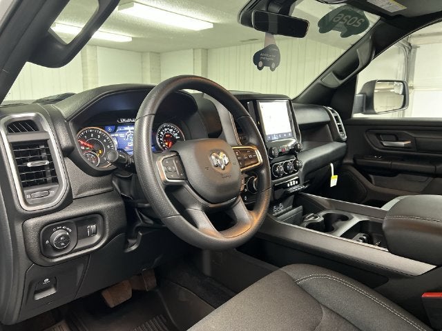 2026 RAM 1500 Express Crew Cab 4x4 5'7" Box