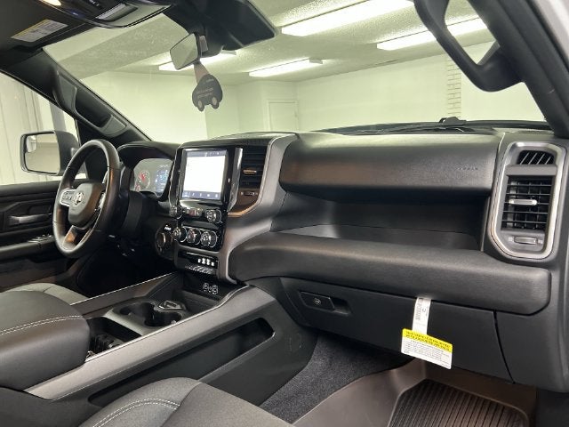 2026 RAM 1500 Express Crew Cab 4x4 5'7" Box