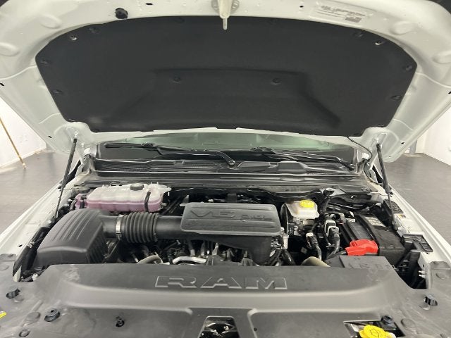 2026 RAM 1500 Express Crew Cab 4x4 5'7" Box