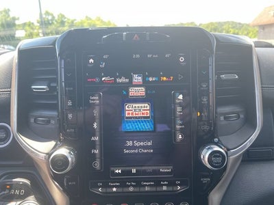 2019 RAM 2500 Laramie Crew Cab 4x4 6'4" Box
