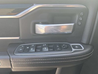 2019 RAM 2500 Laramie Crew Cab 4x4 6'4" Box
