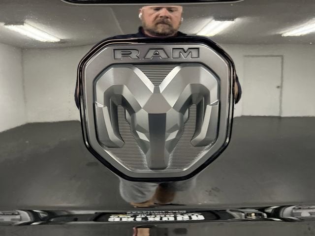2022 RAM 2500 Laramie Crew Cab 4x4 6'4" Box