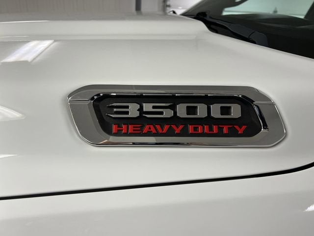 2022 RAM 3500 Tradesman Crew Cab 4x4 8' Box
